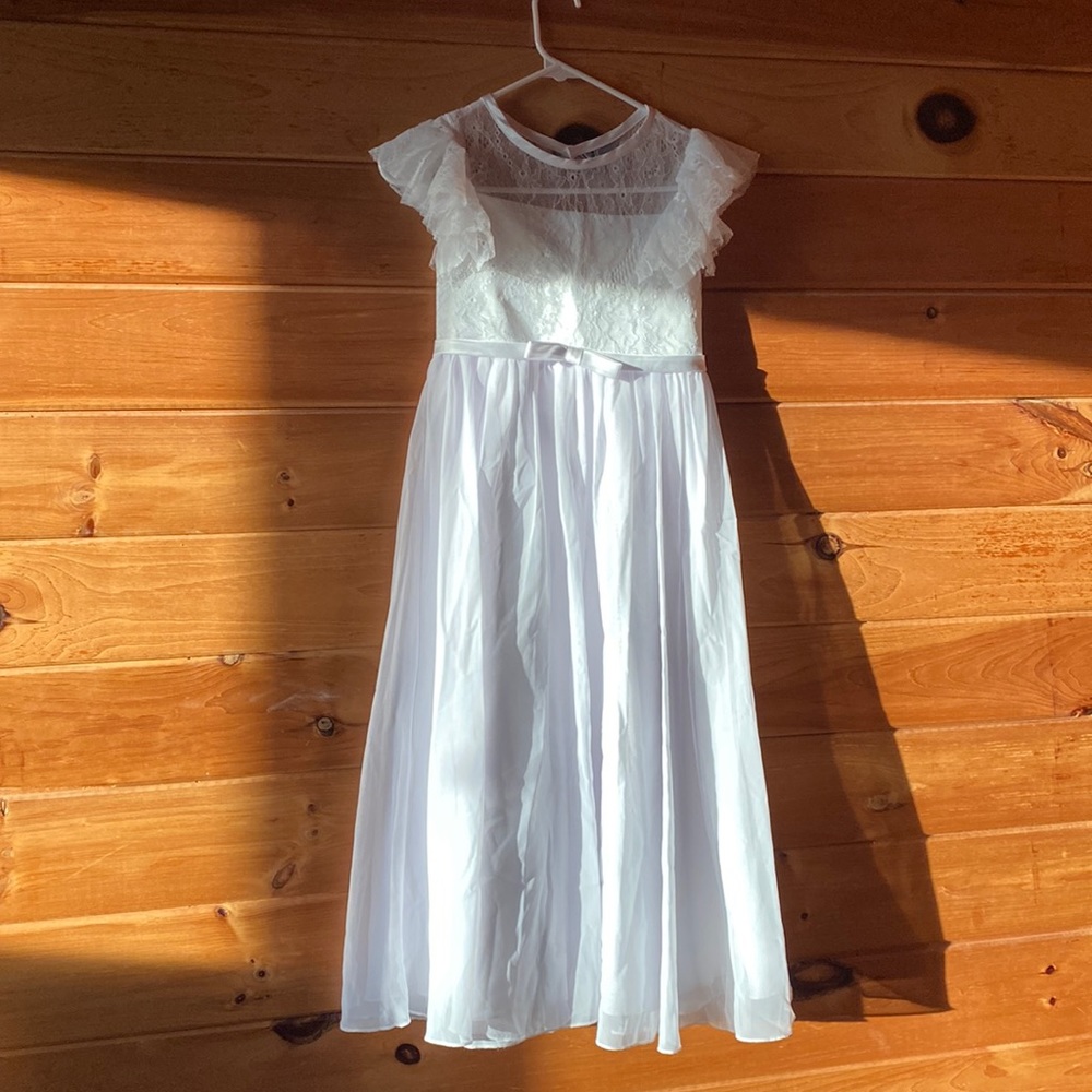 NEVER WORN girls fancy white dress